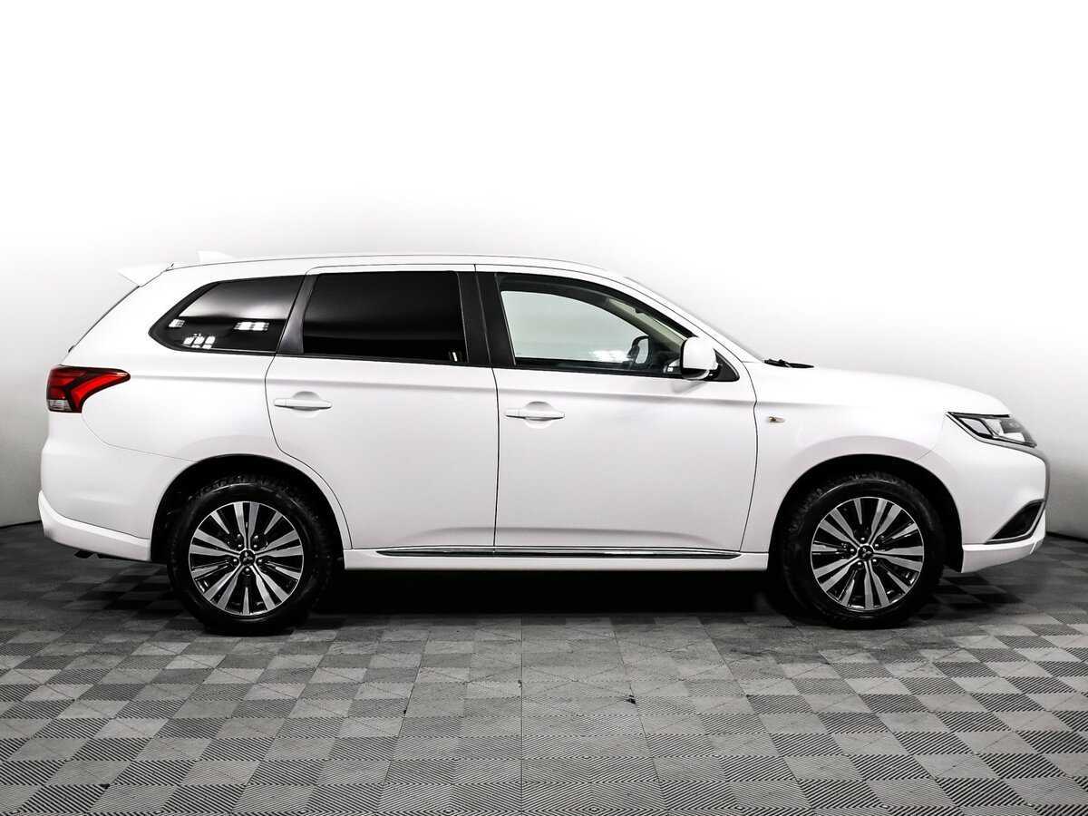 Mitsubishi Outlander, 2022 - 19 699 км. | Фото №4