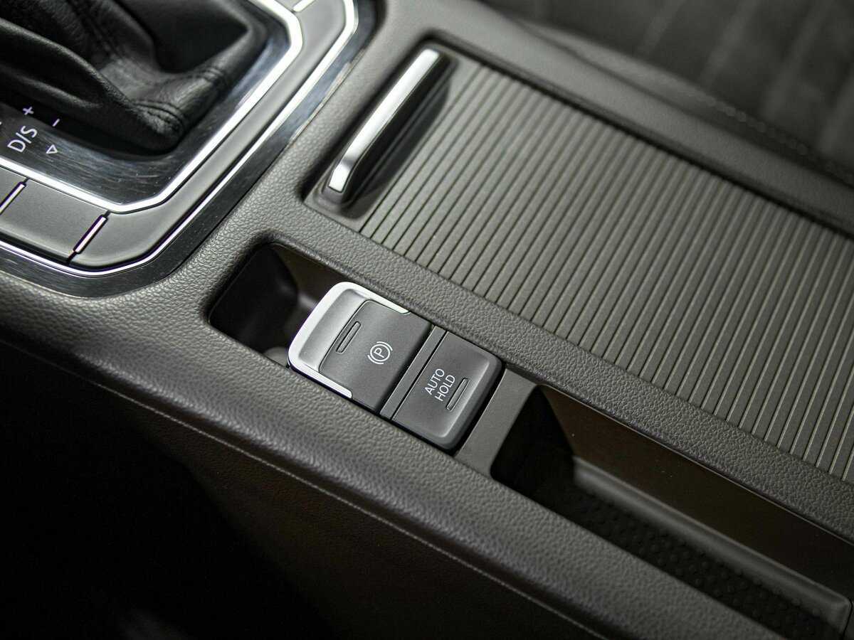 Volkswagen Passat, 2016 Фото №11