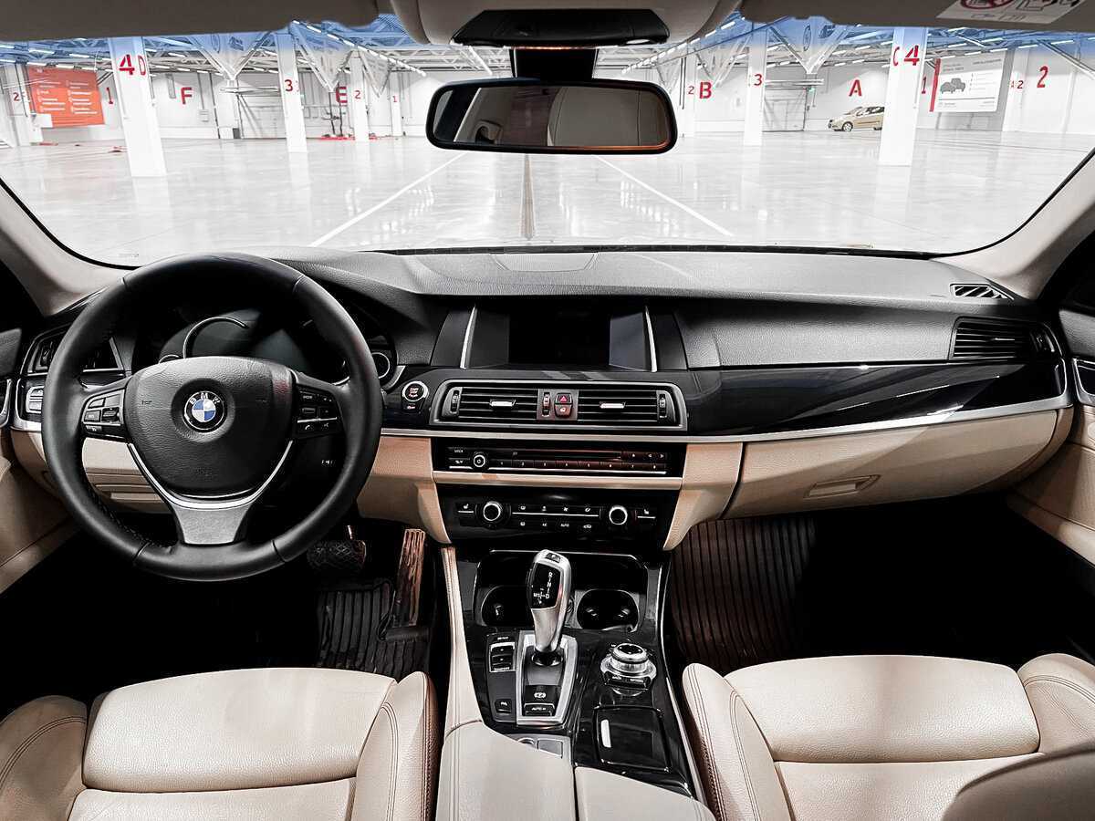 BMW 5 серии 520i, 2015 Фото №14