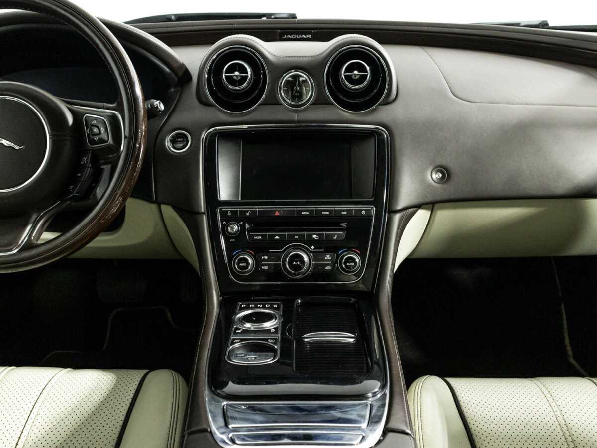 Jaguar XJ, 2015 Фото №14