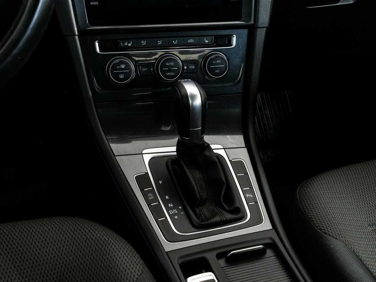 Volkswagen Golf, 2018 Фото №12