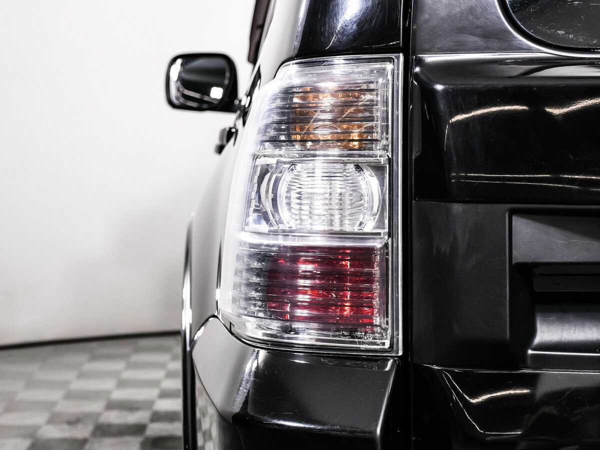 Mitsubishi Pajero, 2015 Фото №15