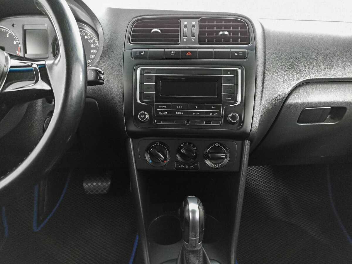 Volkswagen Polo, 2016 Фото №15