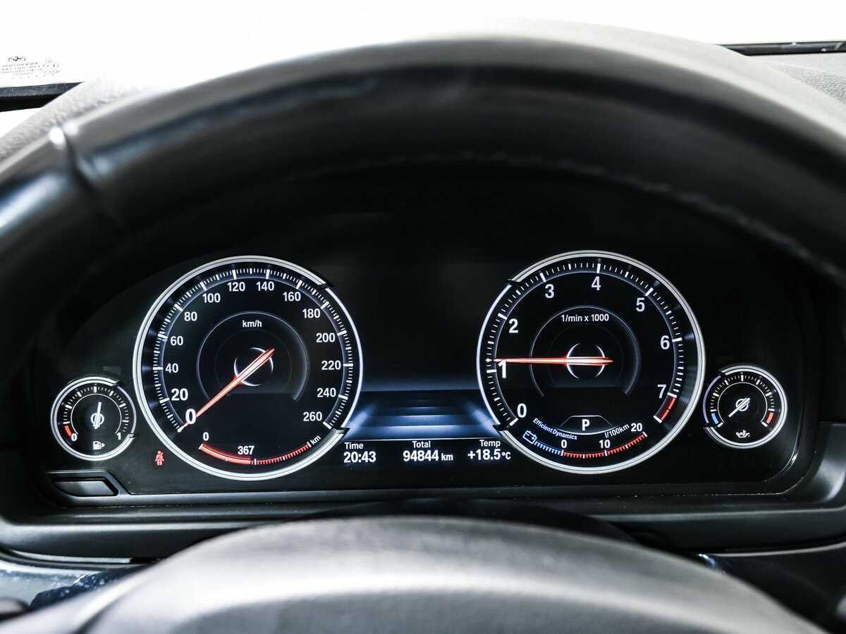 BMW 5 серии 528i xDrive, 2016 Фото №10