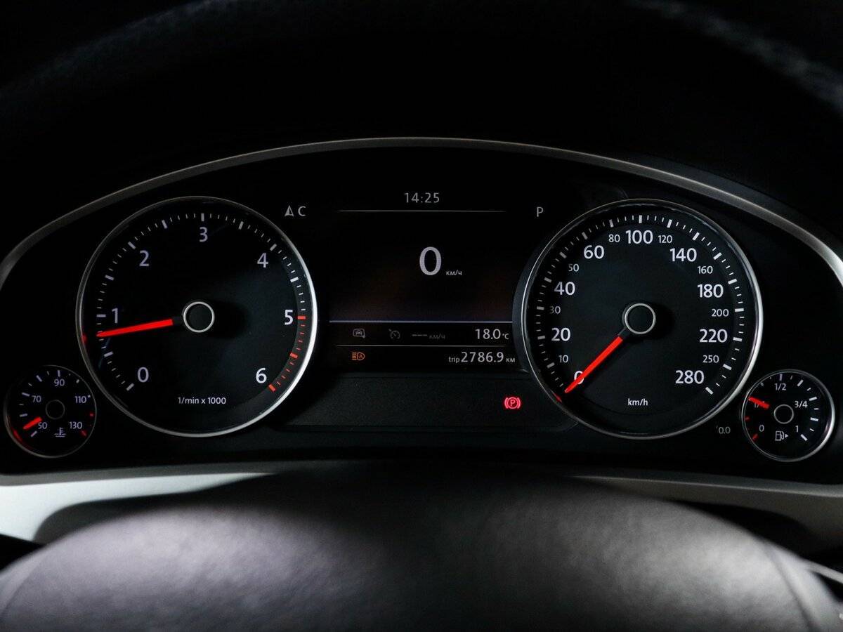 Volkswagen Touareg, 2015 Фото №11