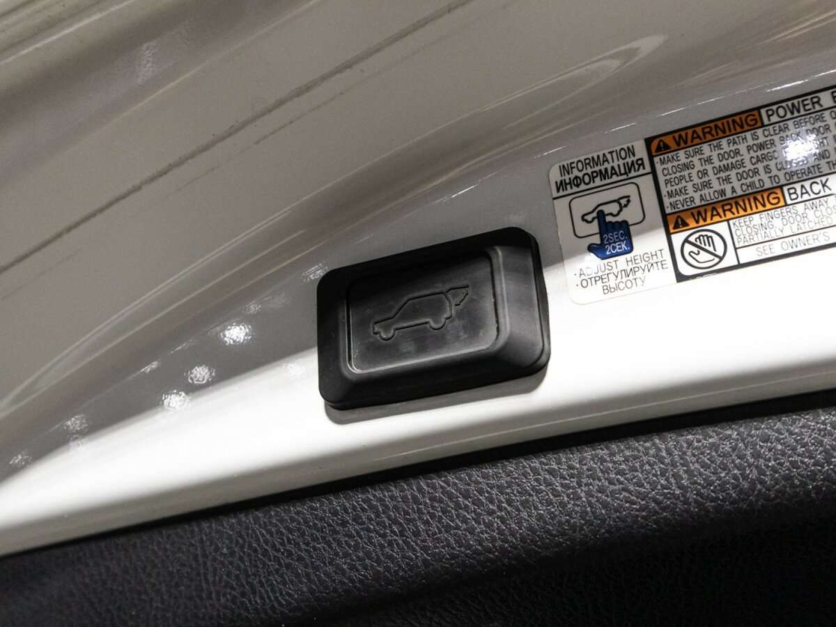 Toyota RAV4, 2018 Фото №16