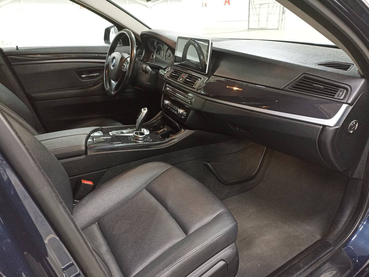 BMW 5 серии 520i, 2015 Фото №11