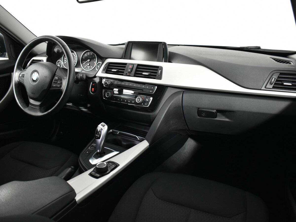 BMW 3 серии 318i, 2015 Фото №10