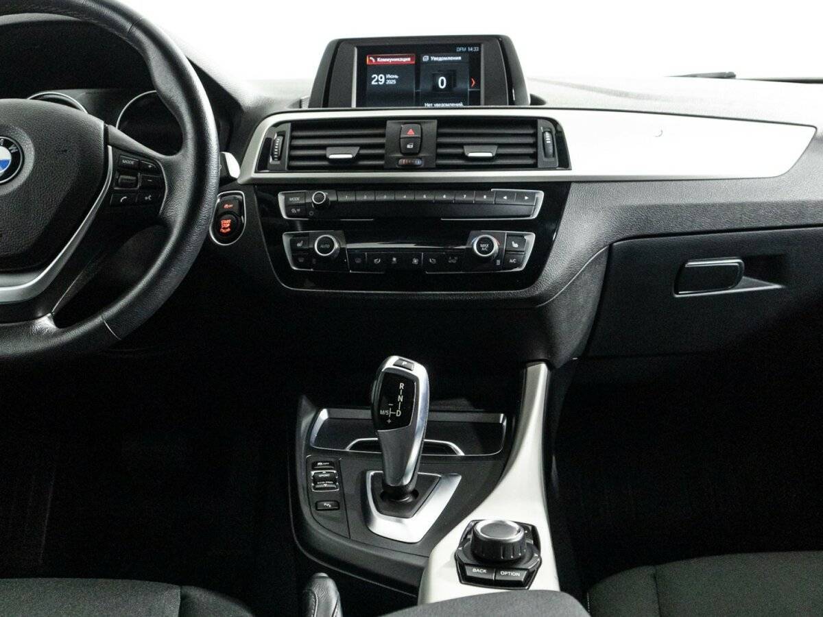 BMW 1 серии 118i, 2018 Фото №14