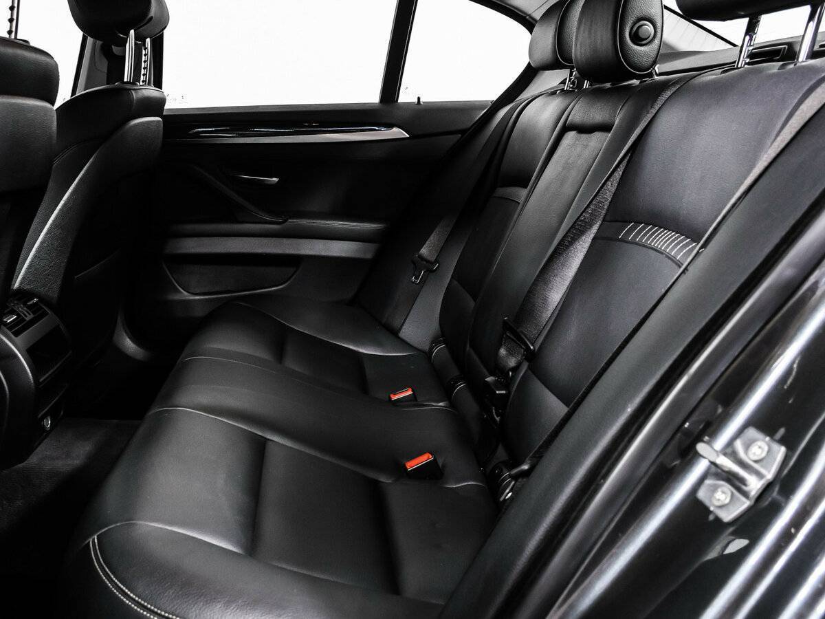 BMW 5 серии 520i, 2015 Фото №13