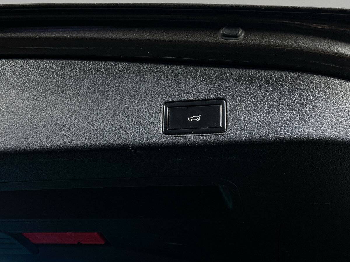 Volkswagen Touareg II Рестайлинг, 2015 Фото №8