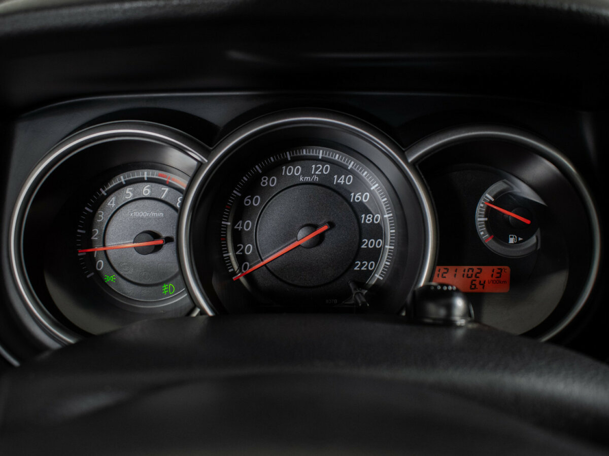 Nissan Tiida I Рестайлинг, 2013 Фото №12