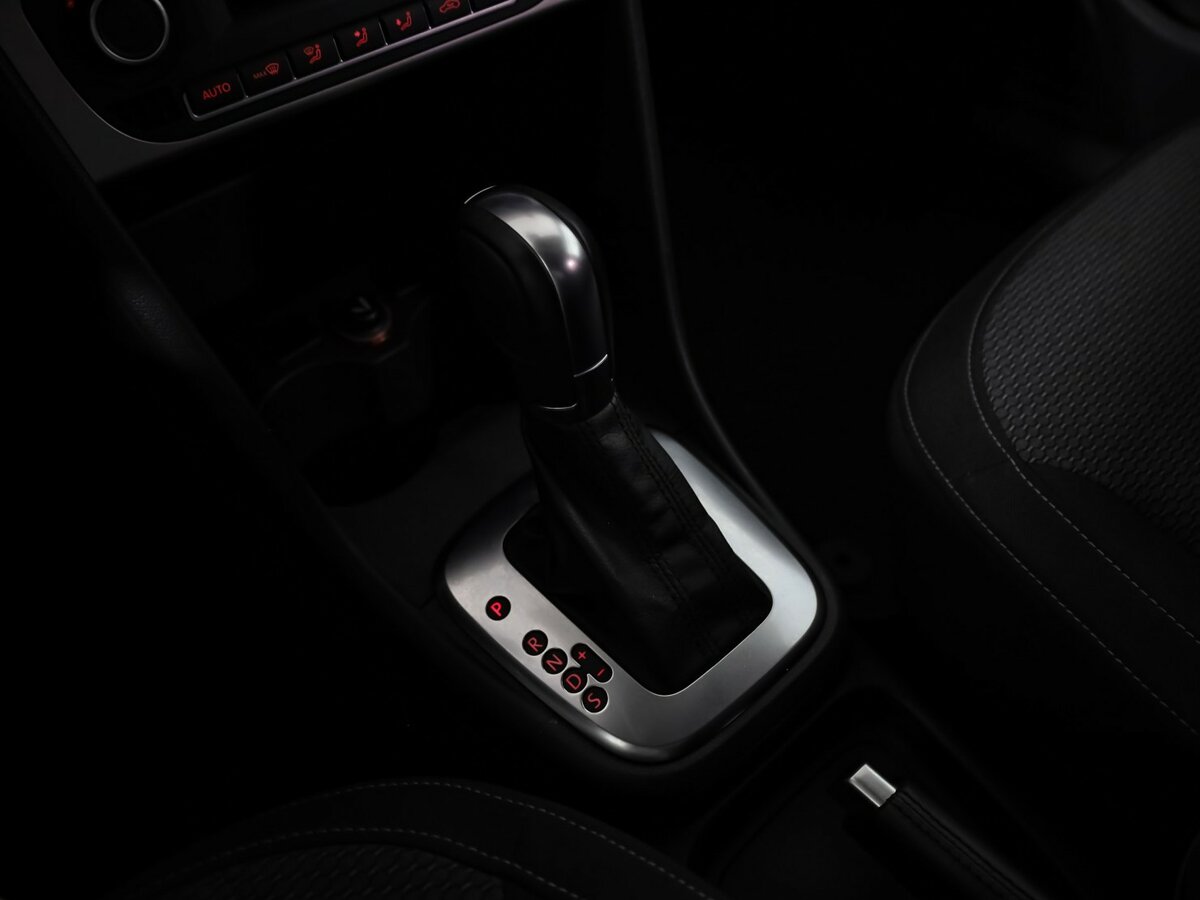 Volkswagen Polo V Рестайлинг, 2015 Фото №12