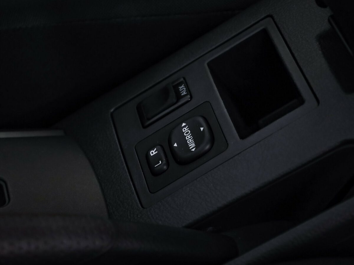 Toyota RAV4 III (XA30) Рестайлинг, 2012 Фото №17