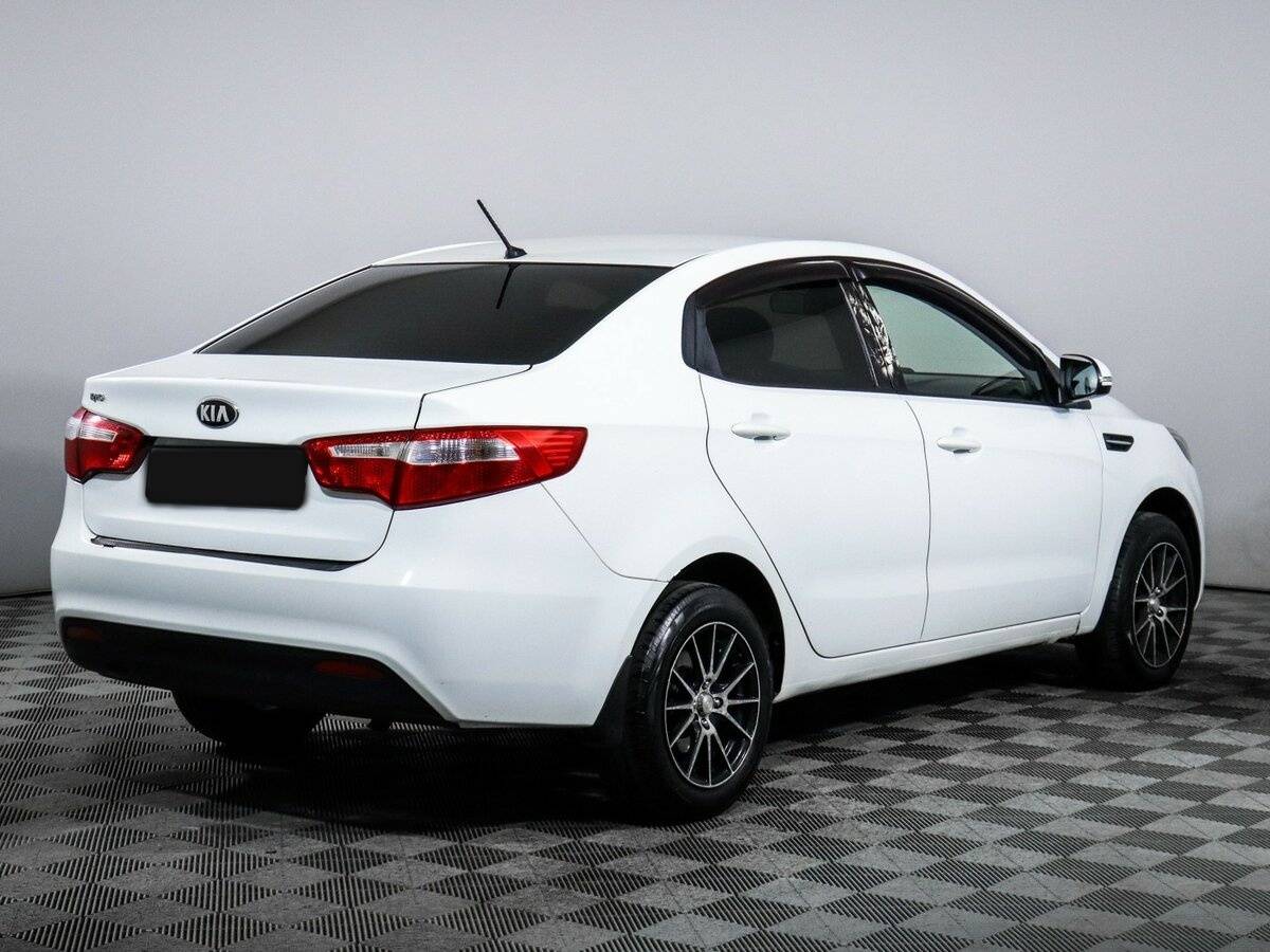 Kia Rio 5-speed III, 2013 Фото №4