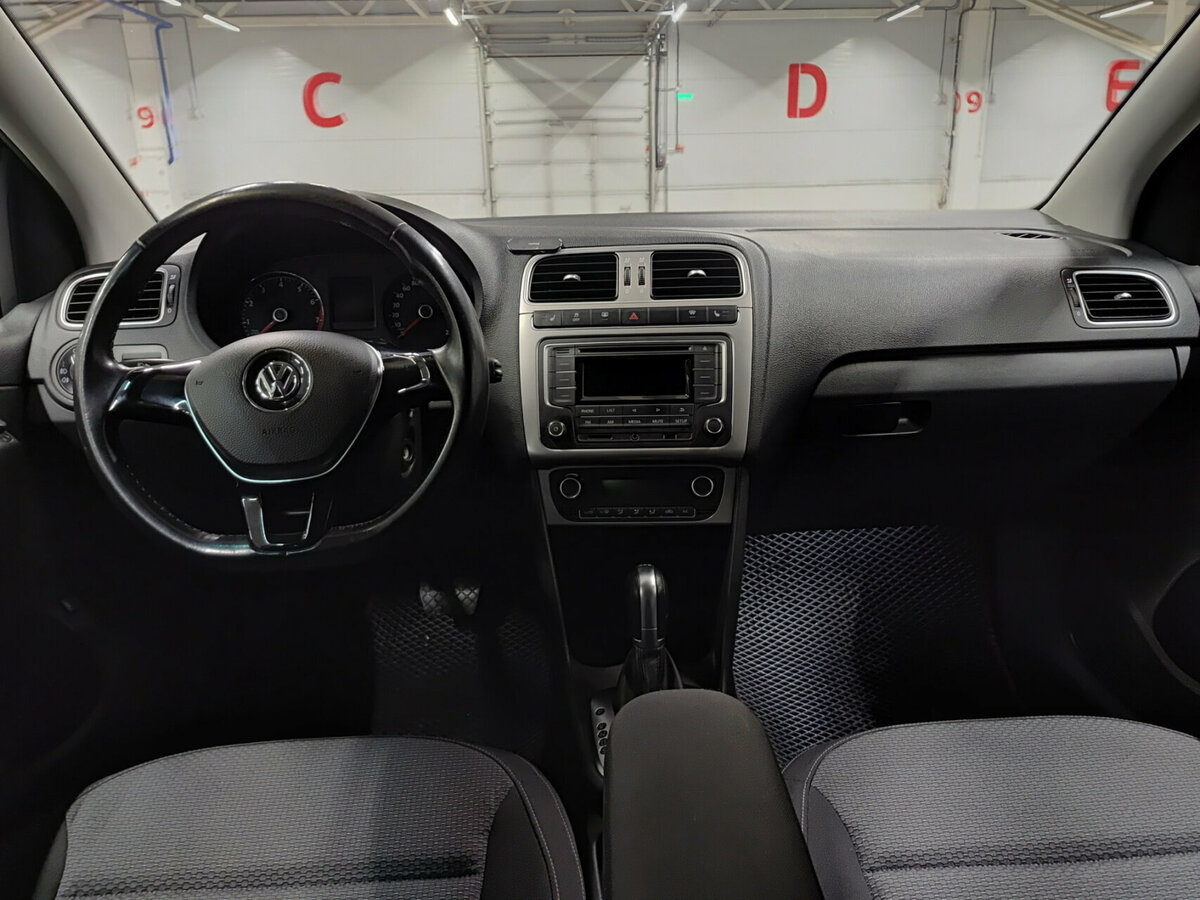 Volkswagen Polo V Рестайлинг, 2016 Фото №13