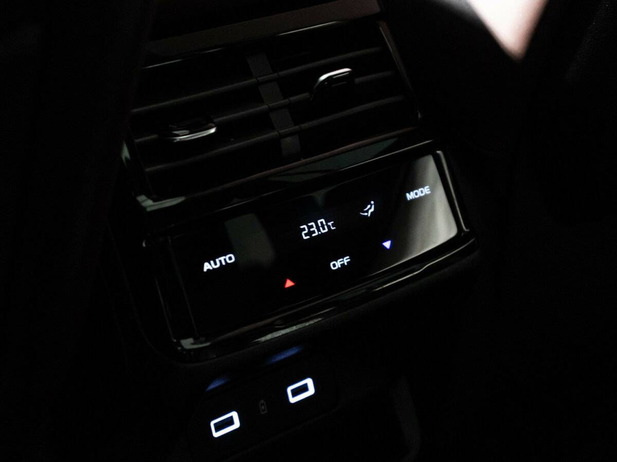 Geely Monjaro I, 2023 Фото №20