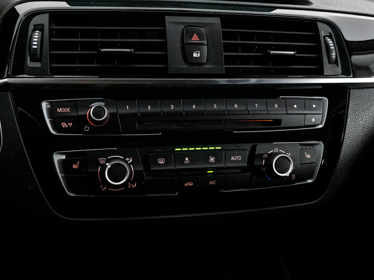 BMW 1 серии 116d II (F20/F21) Рестайлинг, 2017 Фото №13