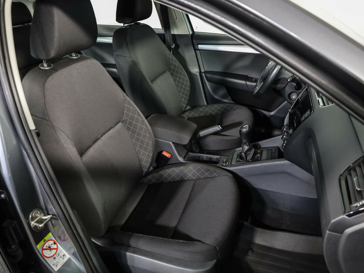 Skoda Octavia III (A7) Рестайлинг, 2019 Фото №21